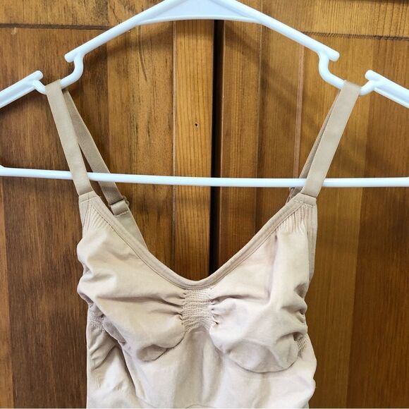 Skims Seamless Sculpt Mid-Thigh Bodysuit - Picture 3 of 8